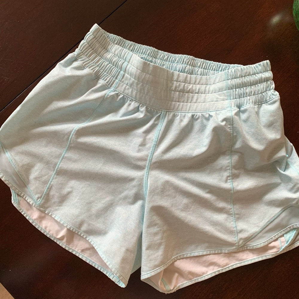 Lululemon 4” Hotty Hot Short Size 4